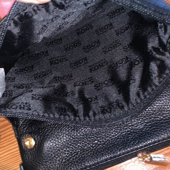 Michael Kors leather Purse - Picture 3 of 7